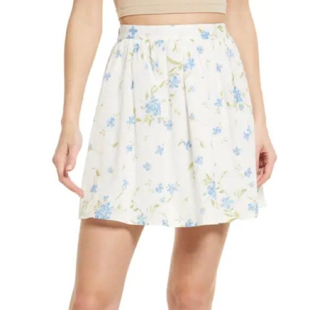 NWOT! Abound Harmony White Floral Mini Skirt In Blue Chintz Floral- Size 2X 🪜